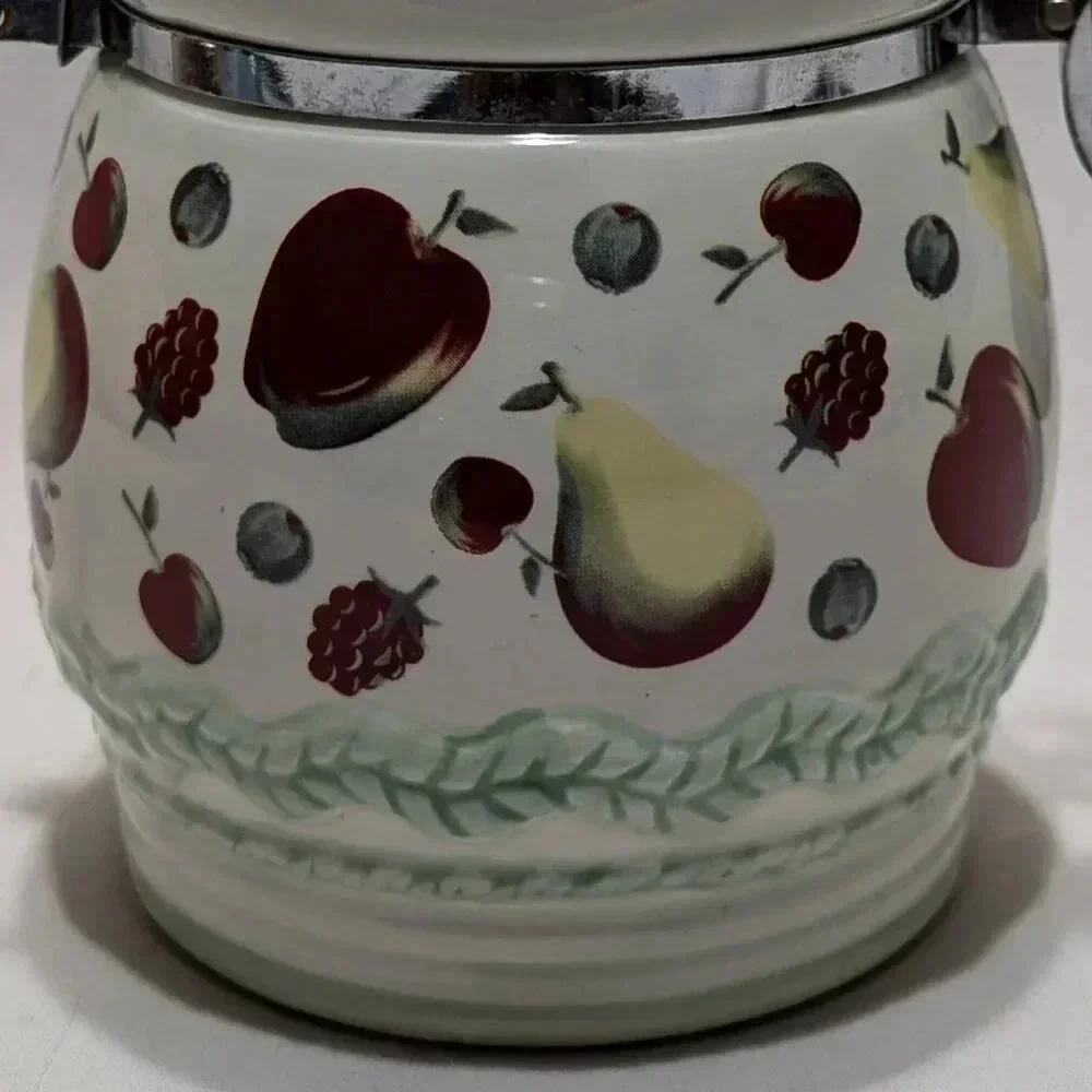 Vintage LTD Commodities Ceramic Canister Cream Color &‎ Fruit Design